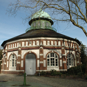 Das Wasserwerk Hohe Ward ist ein Rundbau im Jugendstil