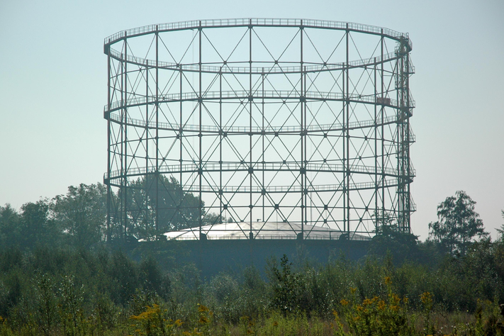 Der Gasometer mit niedrigem Füllstand und geringer Behälterhöhe