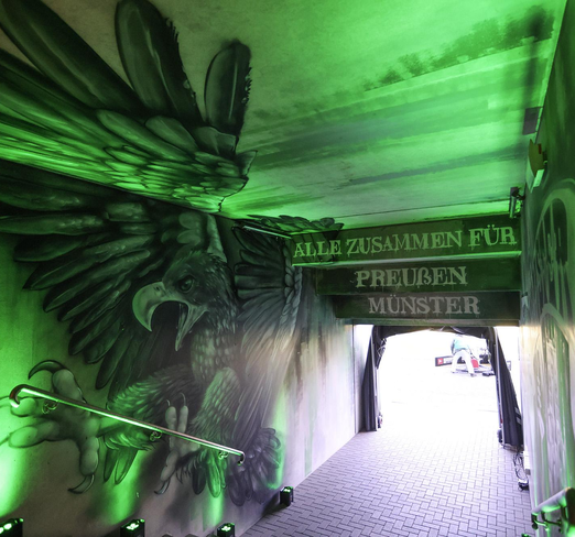 Spielertunnel vom LVM-Preußenstadion