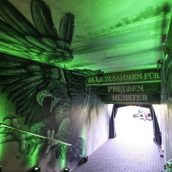 Spielertunnel vom LVM-Preußenstadion