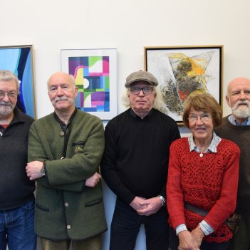 Viele Farben, Formen und Techniken präsentieren Günter Brockmann, Dieter Michalowitz, Andreas Laugesen, Angelika Remen und Jan Ceijka von der Artothek Münster-Kinderhaus in der Kunstausstellung „Querschnitte“ bei den Stadtwerken Münster.