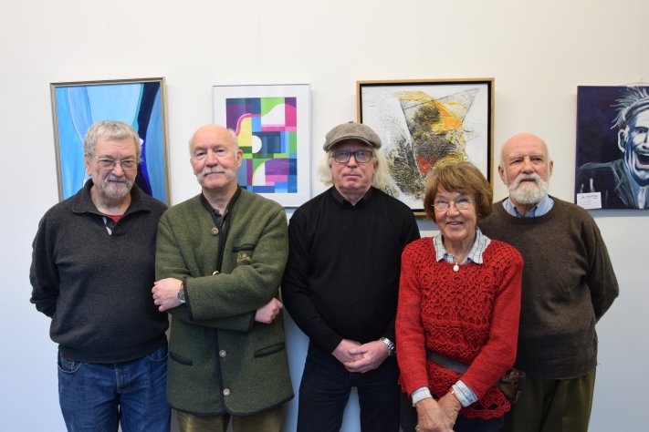 Viele Farben, Formen und Techniken präsentieren Günter Brockmann, Dieter Michalowitz, Andreas Laugesen, Angelika Remen und Jan Ceijka von der Artothek Münster-Kinderhaus in der Kunstausstellung „Querschnitte“ bei den Stadtwerken Münster.