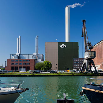 Höhepunkt jeder Führung ist der Besuch des Gas- und Dampfturbinenkraftwerks am Hafen.