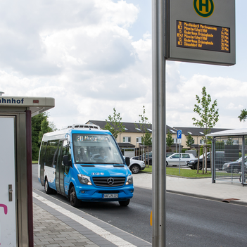 In Albachten bietet die Linie 20 Anschluss an den Zug nach Münster und nach Mönchengladbach.