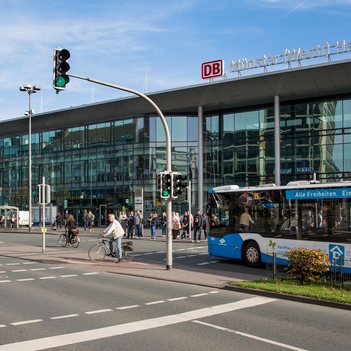 Mit Abo im Bus zum Bahnhof, mit dem FahrWeiterTicket unterwegs in ganz Westfalen.