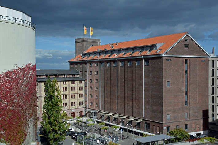 m Flechtheimspeicher am Hafen werden Archiv- zu weiteren Büroflächen umgewandelt. Die Arbeiten beginnen im Januar.