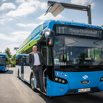 Frank Gäfgen freut sich besonders über die gute Bewertung für die Mitarbeiterinnen und Mitarbeiter hinter dem Steuer und im Kundenservice.