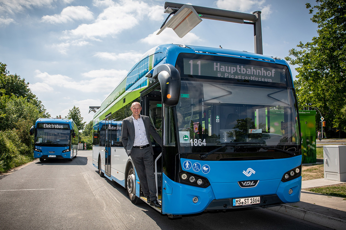 Frank Gäfgen freut sich besonders über die gute Bewertung für die Mitarbeiterinnen und Mitarbeiter hinter dem Steuer und im Kundenservice.