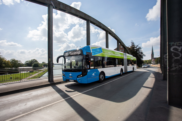 Wie auf der Linie 11 setzen die Stadtwerke ab Herbst 2021 auch elektrische Gelenkbusse auf der Linie 8 ein.