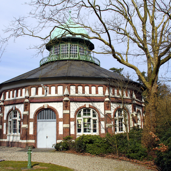 Gebäude eines Wasserwerks.