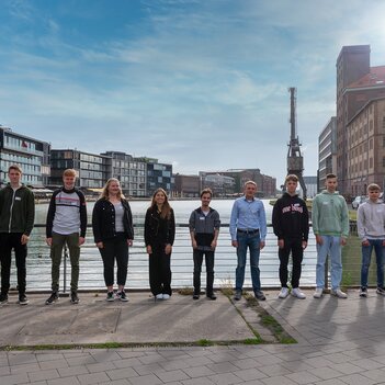 Erster Tag am Hafenplatz für die neuen Azubis: Insgesamt starten zwölf junge Menschen bei den Stadtwerken und Stadtnetzen Münster ins Berufsleben.