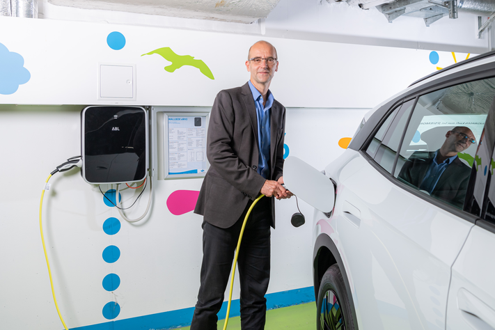 Ökostrom im Akku macht Elektromobilität zu einer runden Sache, ist Stadtwerke-Marketingleiter Ralf Mertins sicher.