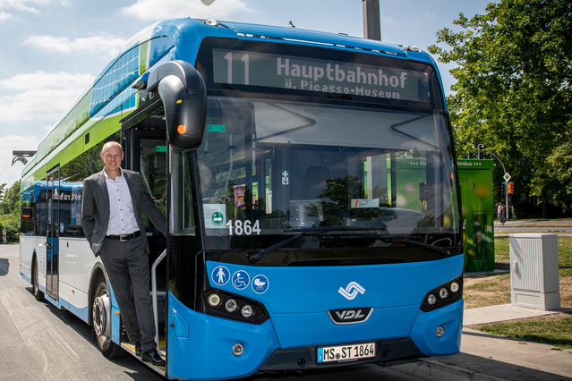 Frank Gäfgen freut sich über die sehr gute Kundenzufriedenheit. Unter anderem die Freundlichkeit der Stadtwerke-Mitarbeiterinnen und -Mitarbeiter ist ein Grund dafür.