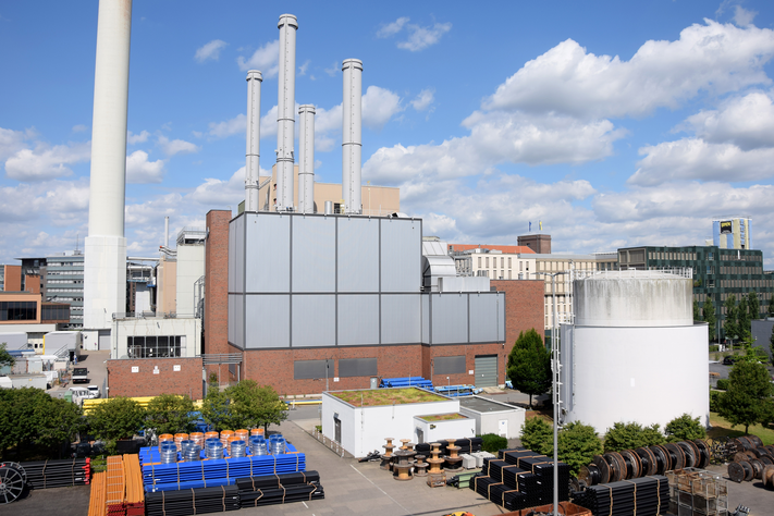 Im Hafenkraftwerk der Stadtwerke Münster gewinnen künftig auch zwei Großwärmepumpen grüne Wärme.