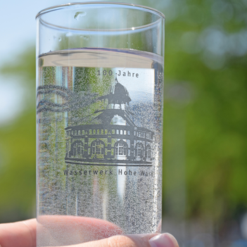 Bestes Wasser kommt direkt aus dem Hahn ins Glas.