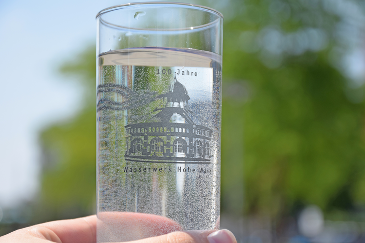 Bestes Wasser kommt direkt aus dem Hahn ins Glas.